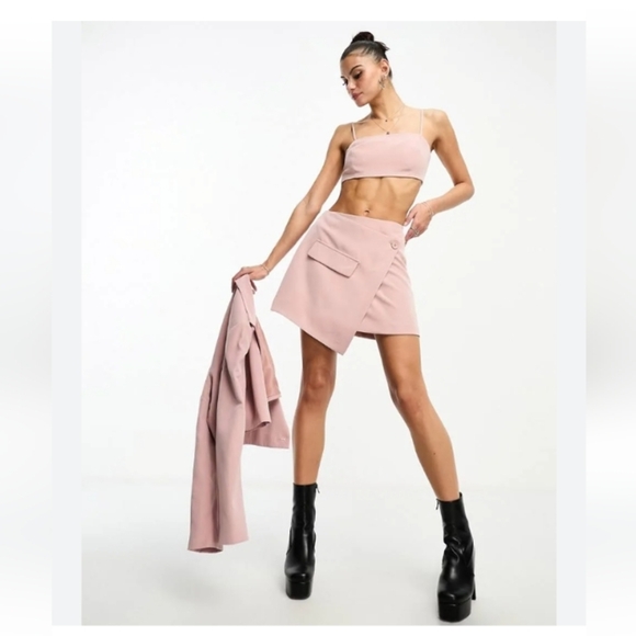 ASOS Design Smocked Back Bandeau Crop Top in Pink . Size 8 - Picture 13 of 13